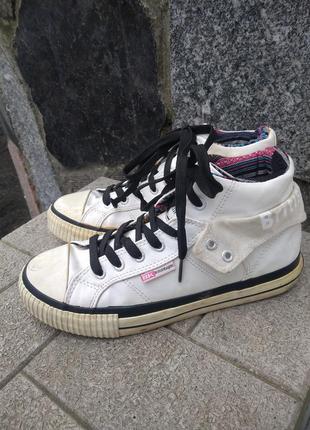 Високі кеди вк