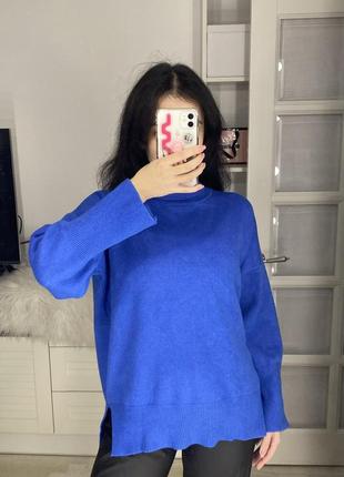 Яркий синий свитер под горло2 фото