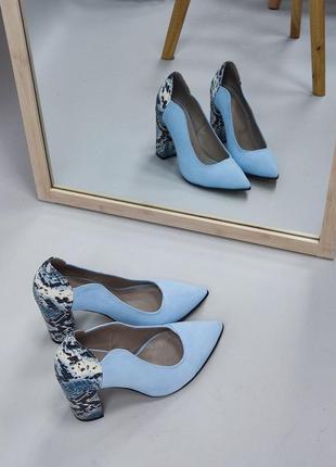 Женские туфли из натуральной замши комбинированный натуральной в голубых оттенках на каблуке 9 см6 фото