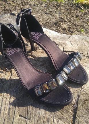 Босоніжки just paris