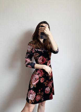 Черное бархатное бархатное платье в цветах new look мини женский праздничное3 фото