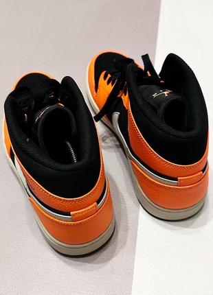 Чоловічі оригінальні кросівки nike air jordan 1 orange 45 розмір5 фото