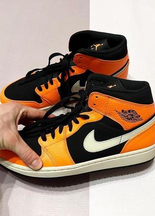 Чоловічі оригінальні кросівки nike air jordan 1 orange 45 розмір6 фото