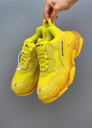 Кроссовки в стиле balenciaga triple s clear sole yellow