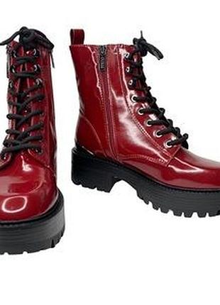 Ботильйони бренду guess