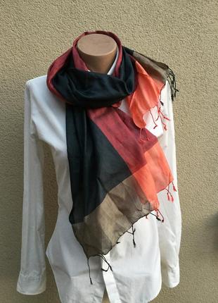 Легкий,тонкий,шелковый шарф с бахромой