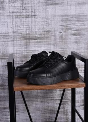 Кроссовки женские из натуральной кожи