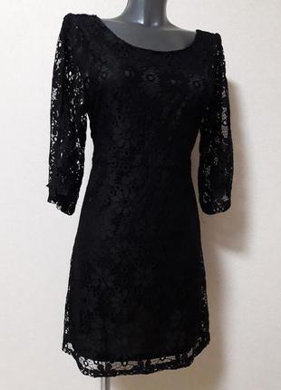 Эффектное торжественное двухслойное ажурное платье с v-образным вырезом на спине4 фото