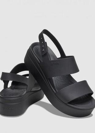 Женские босоножки крокс на платформе brooklyn low 36-39