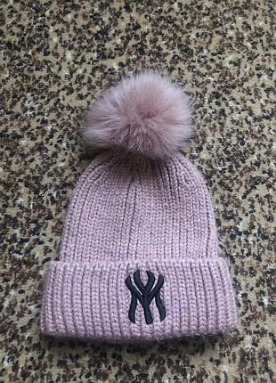 Шапка. шапка з емблемою. new york