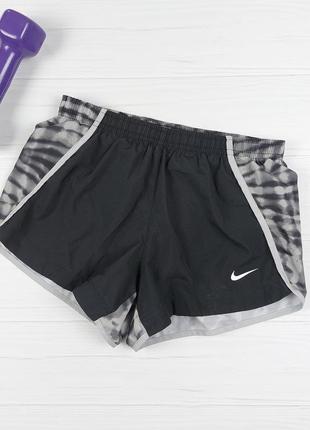 Спортивные шорты от nike 9-11 лет, 134-140 см.