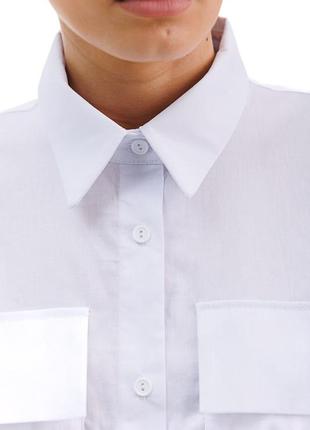 Жіноча сорочка oversize біла з накладними кишенями на грудях4 фото