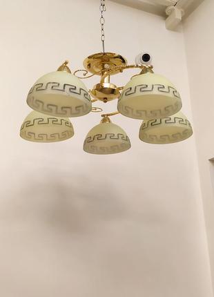 Люстра на 5 плафонів — уцінка2 фото