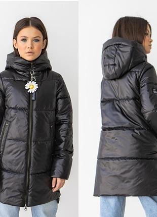 Демісезонна куртка на дівчинку з подовженою спинкою