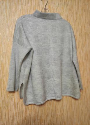 Стильный теплый свитер с горловиний р.48-50/eur 40