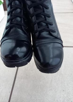 Черевики шкіряні чорні короткі на платформі на шнурівках8 фото