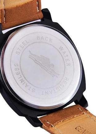 Чоловічий військовий годинник із календарем. шкіряний ремінець пісочного кольору.