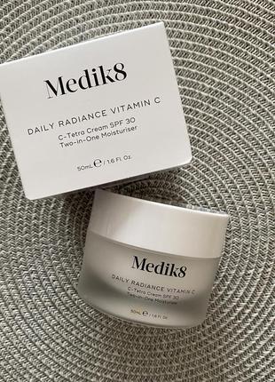 Крем для обличчя daily radiance vitamin c medik8