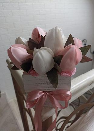 Букет мильних тюльпанів "коханій" у дерев'янній коробці (в акваріумі)8 фото