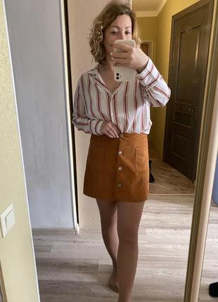 Замшевая мини - юбка на пуговках