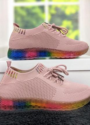 Жіночі текстильні кросівки пудрові на яскравій різнобарвній підошві