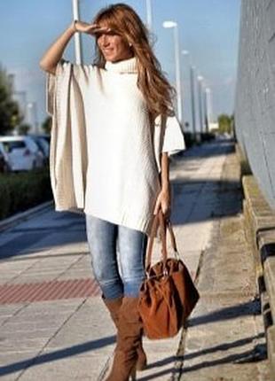 Белое трикотажное  пончо