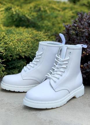 Чоботи в стилі   dr. martens 1460 mono white1 фото