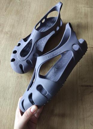 Вы именные мужские резиновые сандалии  tribord by decathlon, франция. размер 40-41.