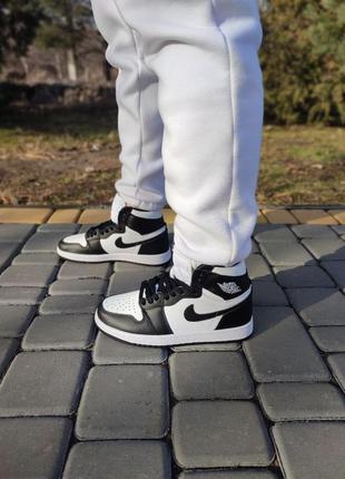 Кроссовки nike air jordan 1 retro high black white4 фото