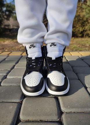 Кроссовки nike air jordan 1 retro high black white2 фото