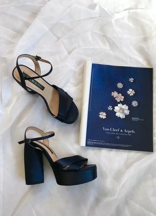 Трендові атласні босоніжки zara