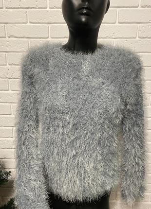 Шикарний светр кофтинка