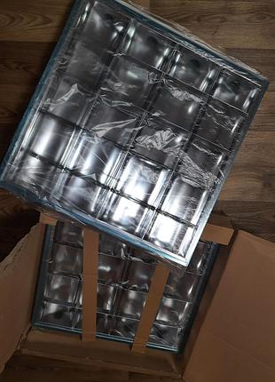 Настельний світильник, лампи.