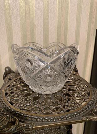 Хрустальная вазочка