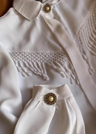 Женская белая блузка с длинным рукавом7 фото