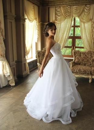 Свадебное платье белое с холкой. новое!1 фото