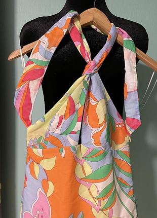Яскрава сукня 6