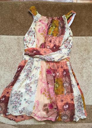 Цікаве плаття туніка відмінно на пляж