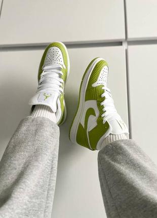 Мужские высокие кожаные кроссовки nike air jordan 1 mid "green python"#найк3 фото