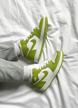 Мужские высокие кожаные кроссовки nike air jordan 1 mid "green python"#найк