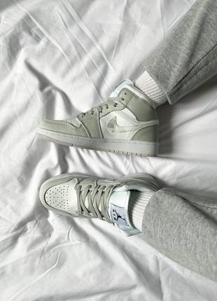 Женские высокие кожаные кроссовки nike air jordan 1 mid se "grey camo"#найк3 фото