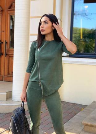 Женский замшевый брючный костюм черный синий серый хаки нарядный на каждый день