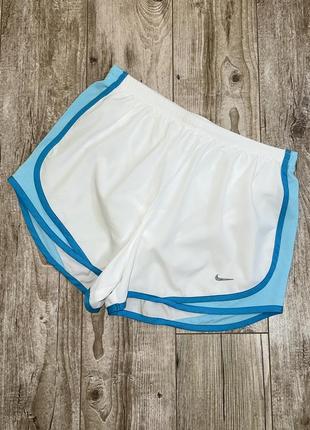 Белые тренировочные шорты для занятий спортом nike dri-fit