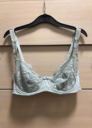 Бюстгальтер