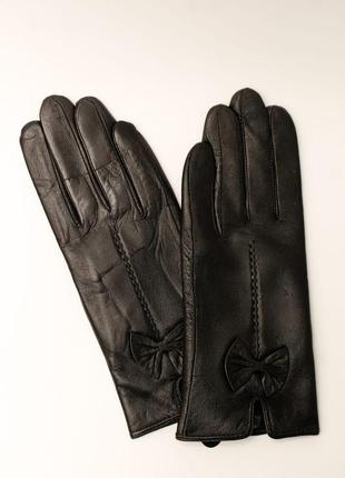 Женские кожаные перчатки на размер  s-m