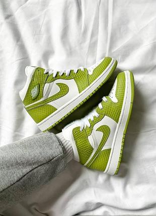 Кросівки nike air jordan 1 mid "green python"