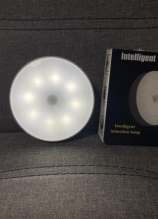 Лампа з датчиком руху