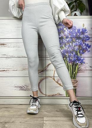 Зауженные эластичные укороченные брюки 1+1=3