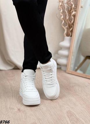 Женские зимние белые базовые кроссовки с мехом в стиле найк nike airforce white зима3 фото