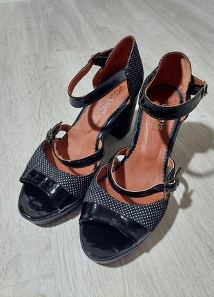 Кожаные босоножки туфли на ремешках new trend italy design